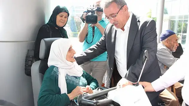 Karatay'da 78 adet akülü engelli aracı ihtiyaç sahiplerine verildi
