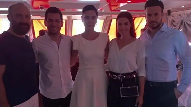 Halit Ergenç ve Bergüzar Korel Yenikapı mitinginde