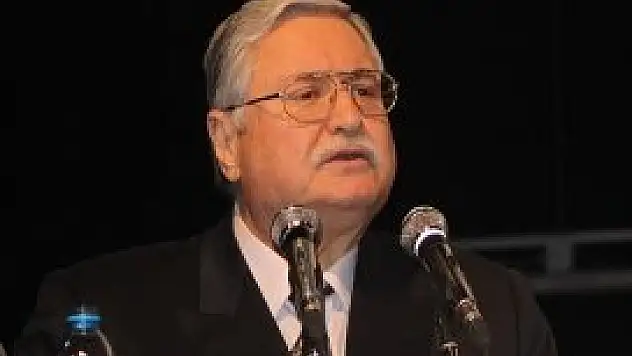 Güzel Adana'da rahatsızlandı