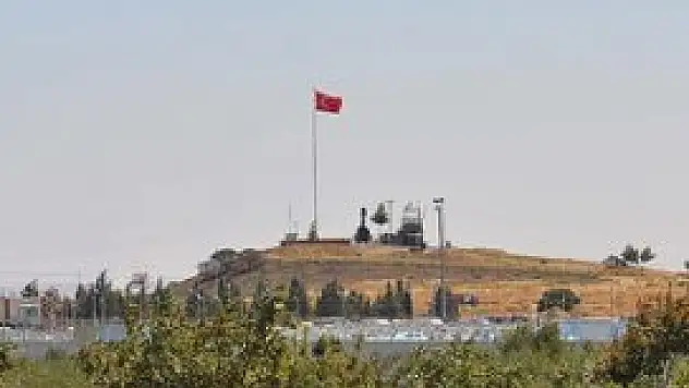 Uçaksavar ve füze rampaları Suriye sınırında