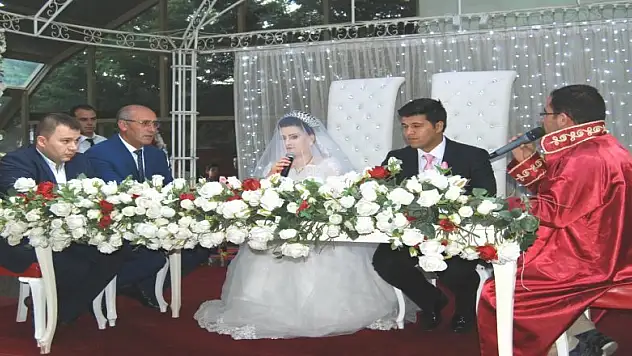 Bostancı ve Pelit ailelerinin mutlu günü