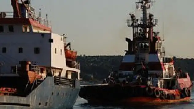 Beykoz'da karaya oturan gemi kurtarıldı