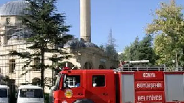 Cami içerisinde yangın çıktı