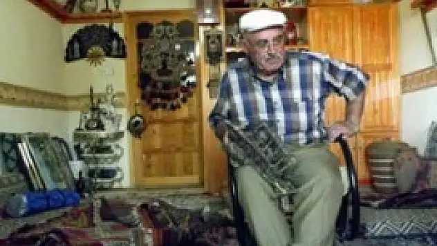 44 yıllık hobisini evinde müzeye dönüştürüyor