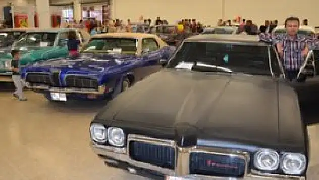 Klasik otomobil tutkunları Konya'da buluştu