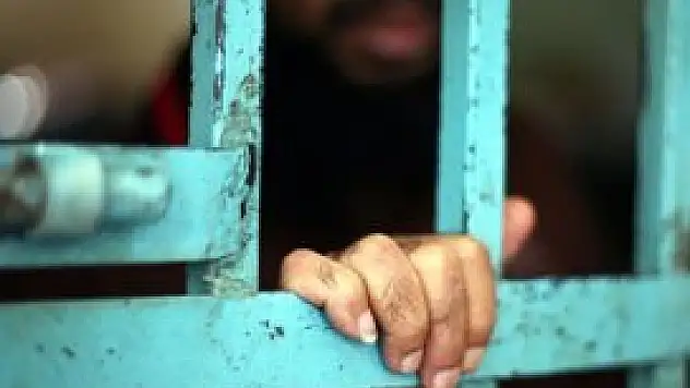 Suriye'de 2 bin 963 kişi işkenceden öldü