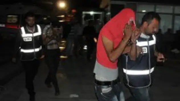 Hırsızlık şüphelilerini polisin dikkati yakalattı