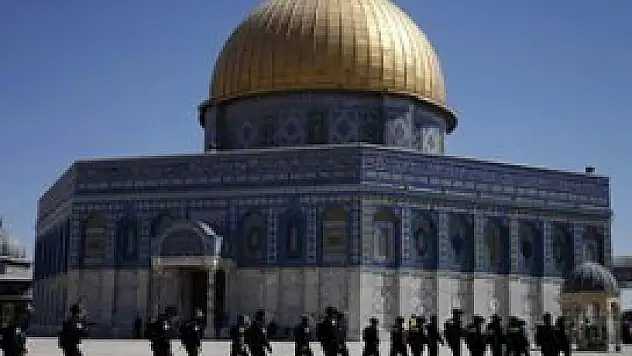 Yahudi yerleşimciler Mescid-i Aksa'ya girdi