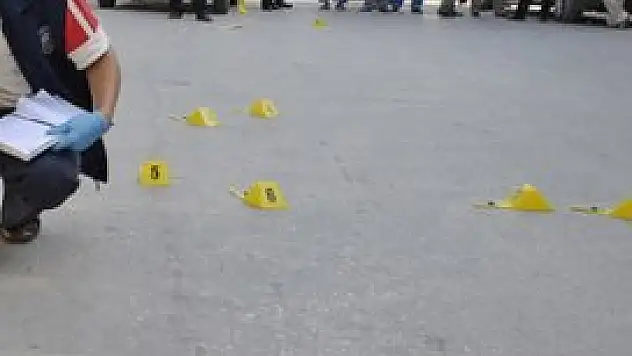 Altın yüklü araca kaleşnikoflu saldırı