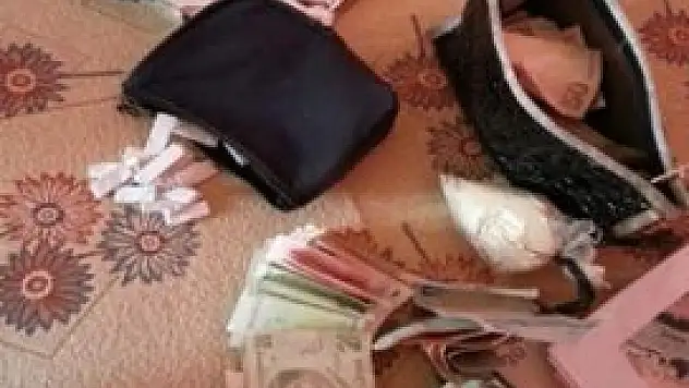 El arabasında eroin ticareti