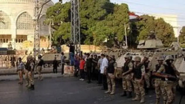 Cuma gösterileri öncesi sıkı güvenlik önlemleri