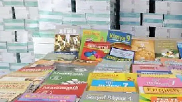 Öğrencilerin ders kitapları hazır