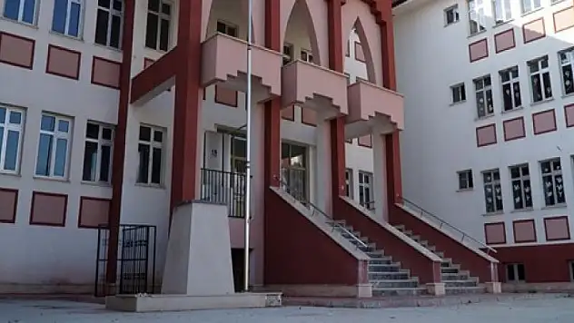 Lisansı iade edilen okullar