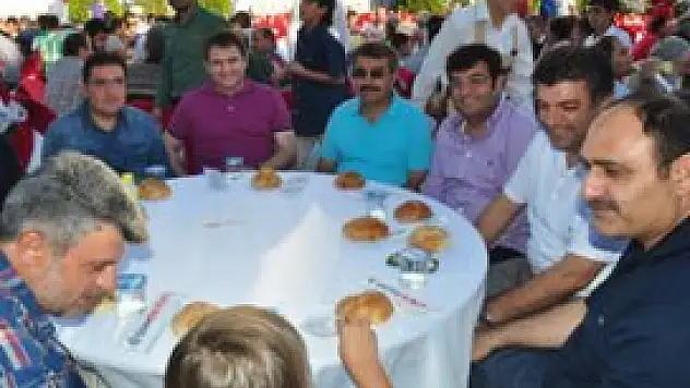 İş adamı Ömer Şen oğlunu evlendirdi