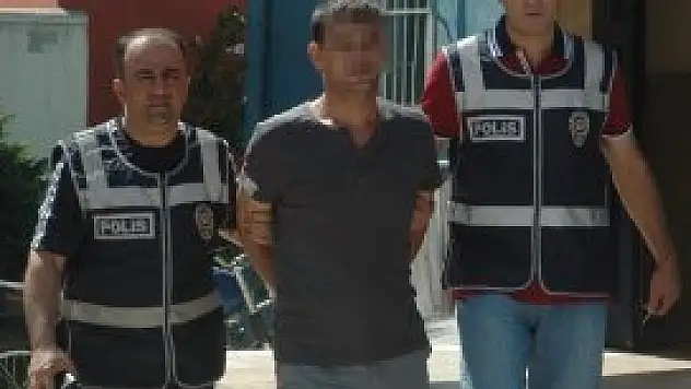 Çocuklarıyla gelip Profesörü bıçaklamış