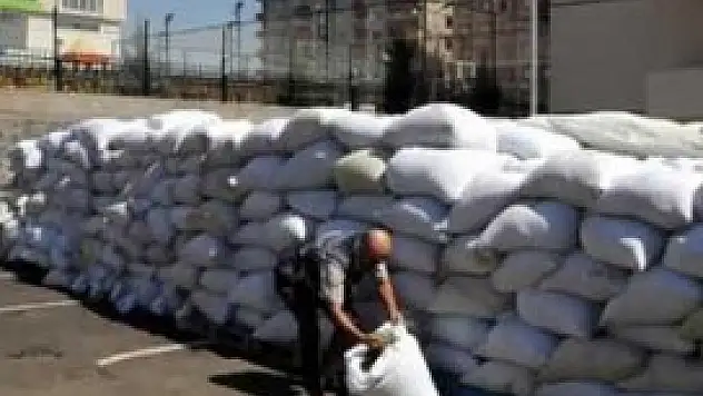 Diyarbakır'da 10 tonluk rekor uyuşturucu!