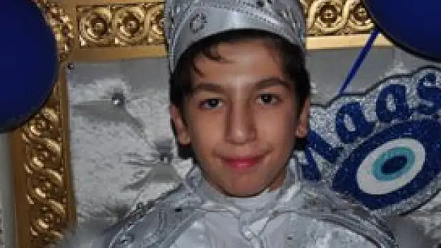 Kaan Mert erkekliğe adım attı