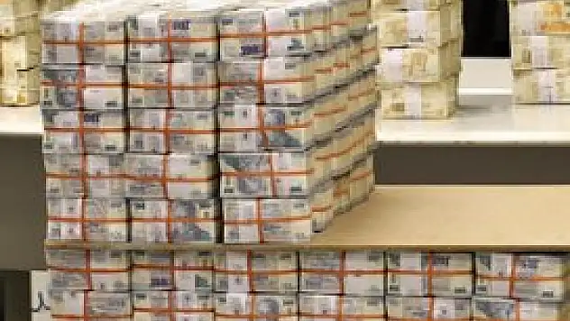 Bütçe 8 ayda 231 milyon lira fazla verdi