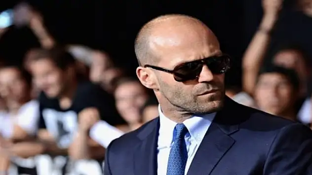 Jason Statham'dan 'Milli İrade' pozu