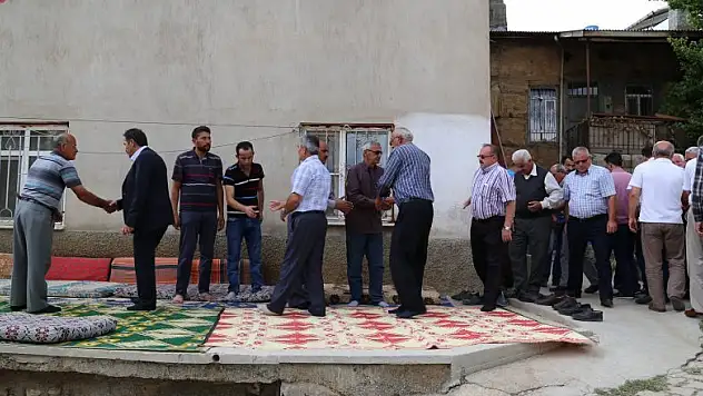 Hadimioğlu ve meclis üyeleri taziye ziyaretinde