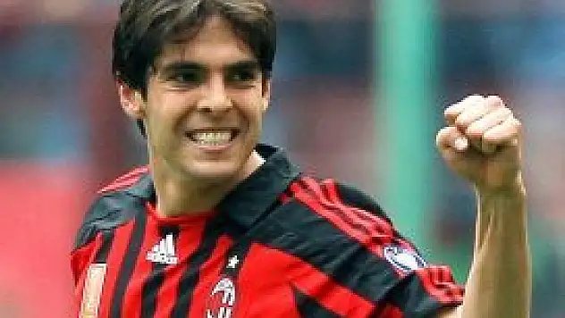 Kaka sakatlandı, maaşından vazgeçti