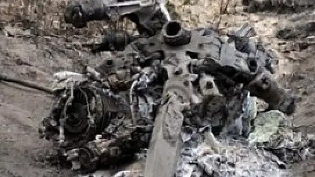 Düşürülen helikopterin enkazı