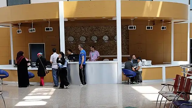 'Özel hastanelerde acil vakalardan fark alınmayacak'