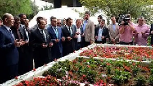 Adnan Menderes mezarı başında anıldı