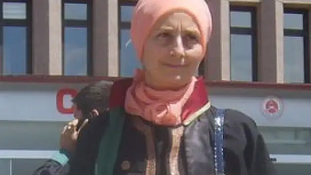 Kamalak başörtülü girince duruşma yeniden ertelendi