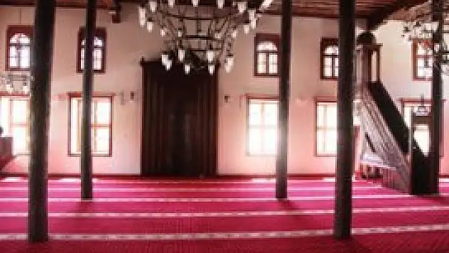 Tarihi cami ibadete açıldı