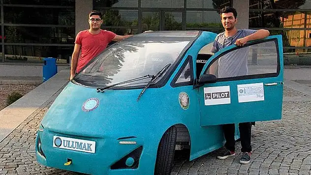 Tasarladıkları elektrikli otomobili bir ayda ürettiler