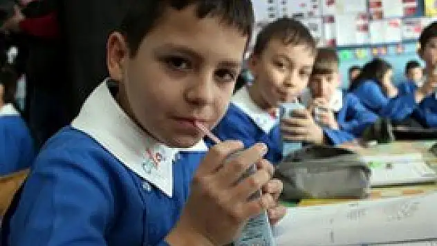 Anaokulu ve ilkokul öğrencilerine süt dağıtılacak