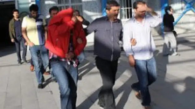 Porsche'li çete adliyeye sevkedildi