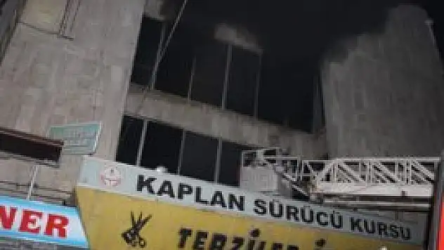 Konya'da Terziler İşhanı'nda yangın çıktı!