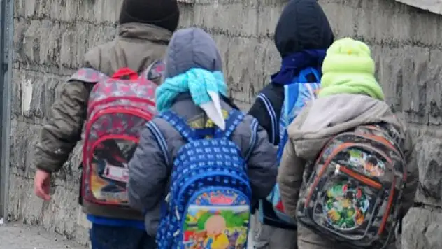 Okul çantalarının ağırlığına dikkat