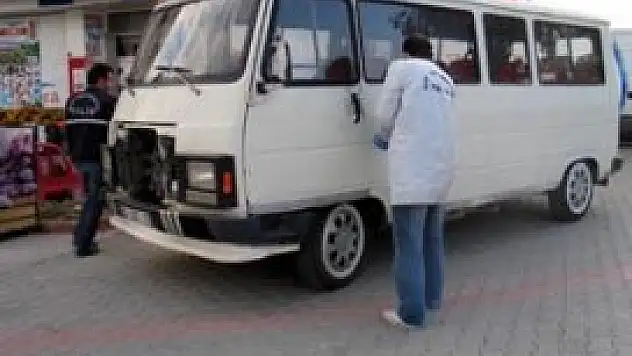 Çaldığı aracın içinde uyurken yakalandı