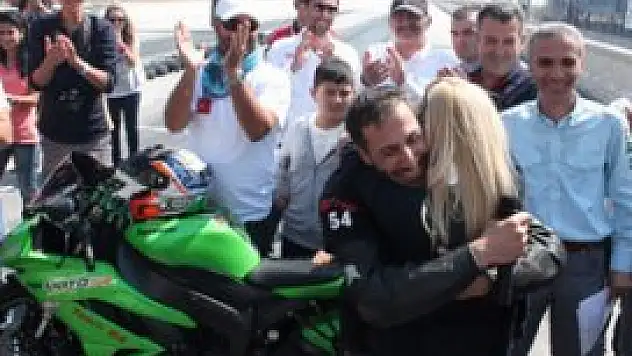 Türkiye şampiyonu pistte nişan yaptı