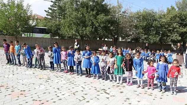 Halkapınar'da İlköğretim haftası kutlandı