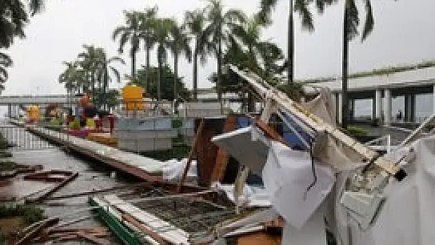 Çin'in güneyini Usagi tayfunu vurdu