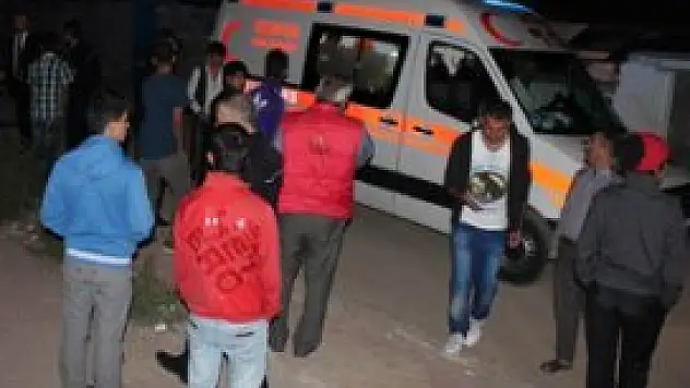 Kaza sonrası bıçaklı kavga 3 yaralı