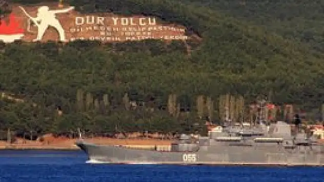 2 Rus gemisi Çanakkale Boğazı'ndan geçti