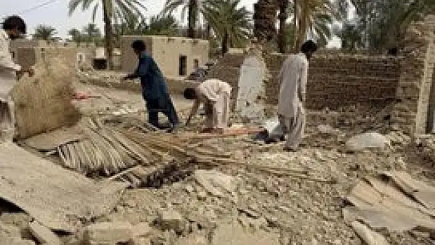 Pakistan'daki depremde 217 ölü