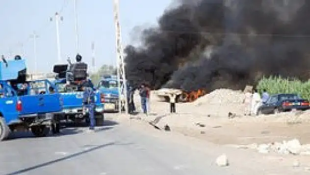 Irak'ta bomba yüklü otomobille Meclis binasına saldırı