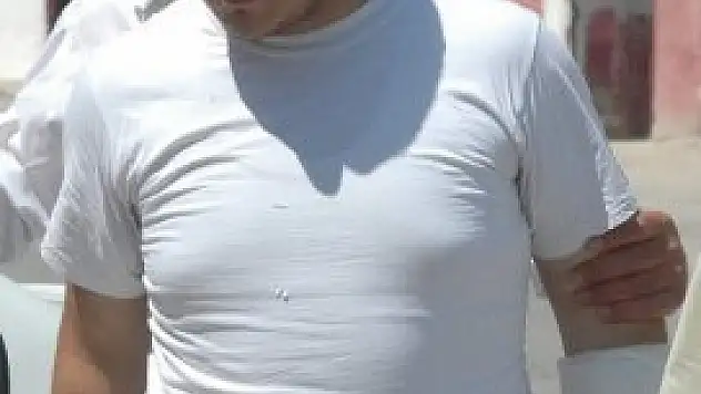 Babasının arkadaşını öldürdü 15 yıl aldı