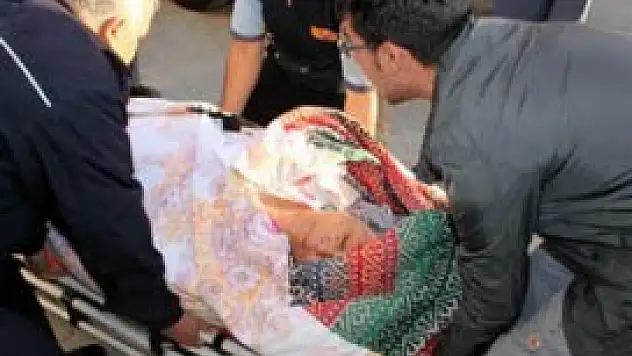 Evde baygın halde bulundu