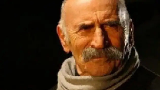 Tuncel Kurtiz vefat etti