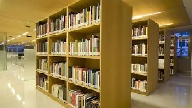 Karapınar Halk Kütüphanesi yeni yerine taşındı