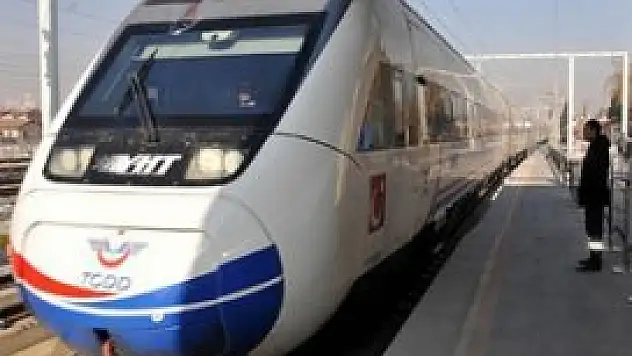 Zamda en hızlısı banliyö treni