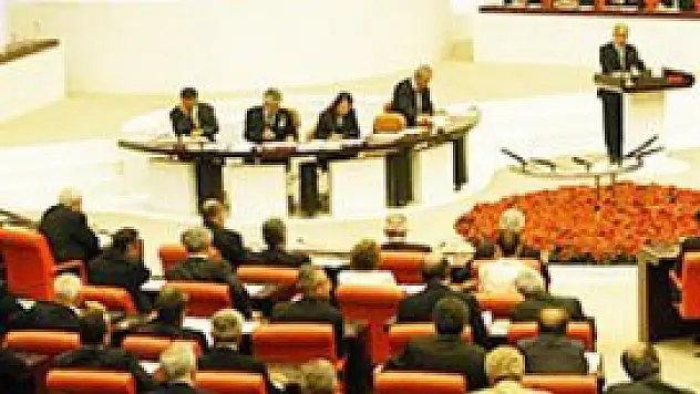 AK Partili vekil Meclis'e başörtülü gelecek