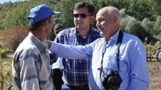 AK Parti Konya milletvekilleri Meram'ı gezdi